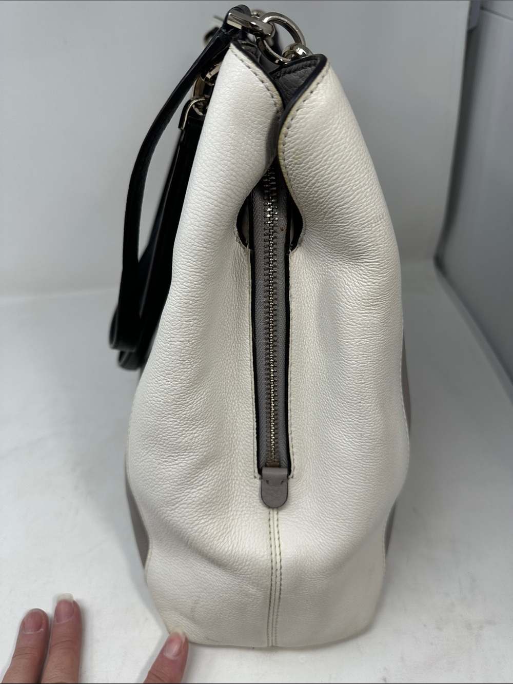 Kate Spade tote - Picture 5 of 10